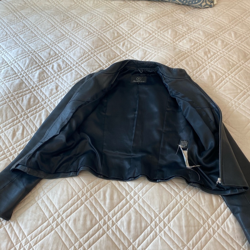 Nice Quality Leather Jacket - image 4